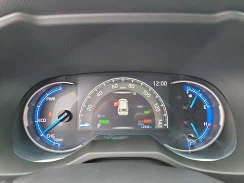 Used 2025 Toyota RAV4 XLE image 24