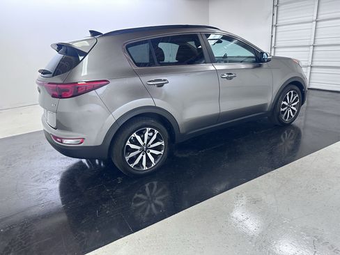 Used 2018 Kia Sportage EX w/ EX Technology Package FWD image 14