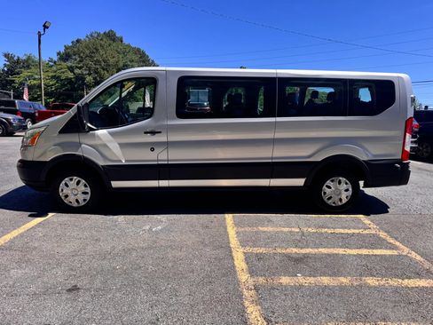 Used 2016 Ford Transit 350 XLT RWD image 4