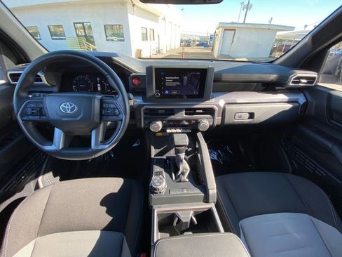 Used 2025 Toyota 4Runner SR5 image 32
