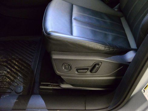 Used 2025 Audi Q5 Premium w/ Convenience Package AWD/4WD image 24