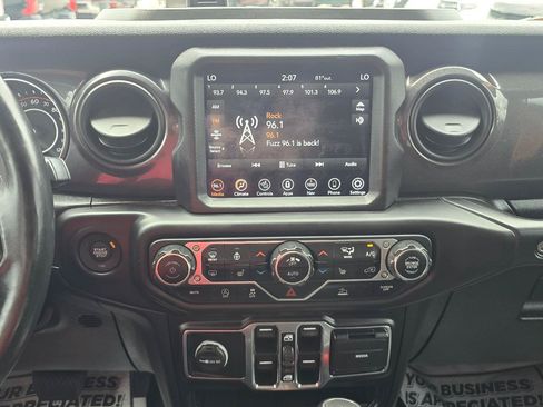 Used 2021 Jeep Wrangler Unlimited Sport AWD/4WD image 9