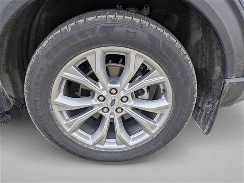 Used 2023 Ford Explorer Limited w/ Limited Technology Package AWD/4WD image 10