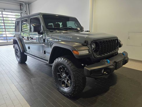 Used 2024 Jeep Wrangler Unlimited AWD/4WD image 9