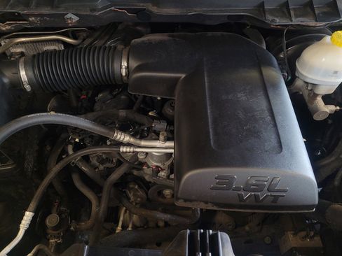 Used 2022 RAM 1500 Classic Warlock AWD/4WD image 30