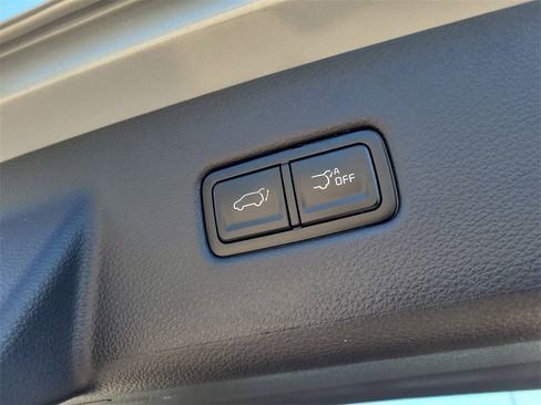 New 2026 Kia Carnival EX image 15