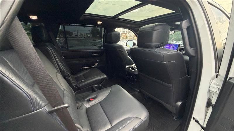 Used 2024 Toyota Sequoia Platinum AWD/4WD image 11