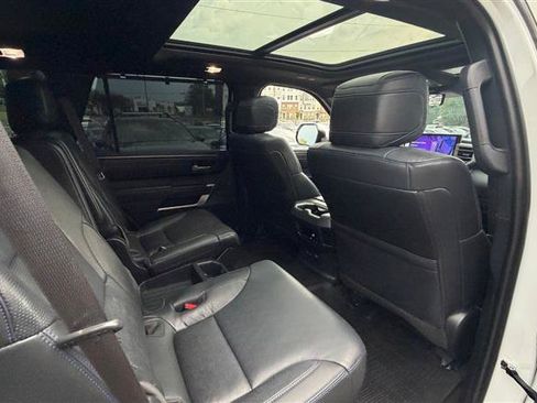 Used 2024 Toyota Sequoia Platinum AWD/4WD image 11