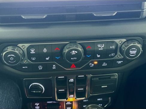 New 2026 Jeep Gladiator Rubicon AWD/4WD image 16