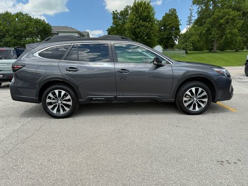 Used 2023 Subaru Outback Limited AWD/4WD image 3