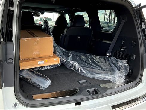 New 2026 INFINITI QX80 SPORT image 40