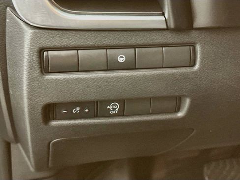 Used 2023 Nissan Rogue SV AWD/4WD image 13