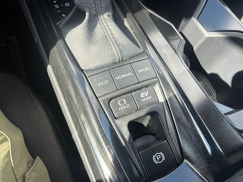 Used 2025 Toyota Camry LE FWD image 18