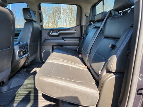 Used 2023 GMC Sierra 1500 SLT AWD/4WD image 28