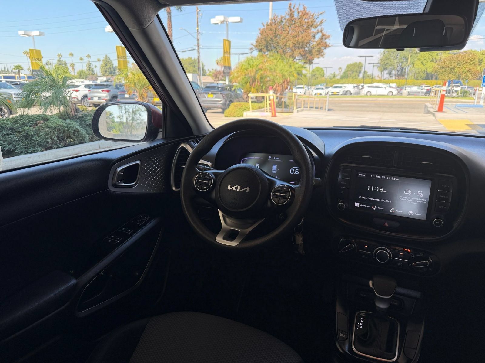 Used 2025 Kia Soul LX w/ LX Technology Package FWD image 31