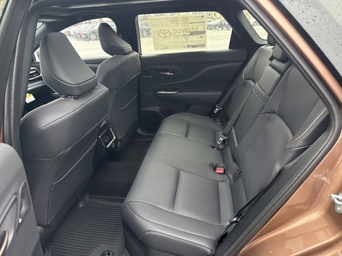 New 2025 Toyota Crown Signia Limited image 14