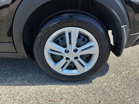Used 2025 Nissan Kicks Play S FWD image 14