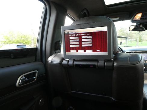 Used 2014 Jeep Grand Cherokee Summit AWD/4WD image 34