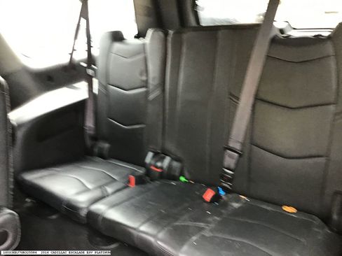 Used 2016 Cadillac Escalade ESV Platinum RWD image 16