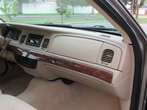 Used 2006 Mercury Grand Marquis LS RWD image 24