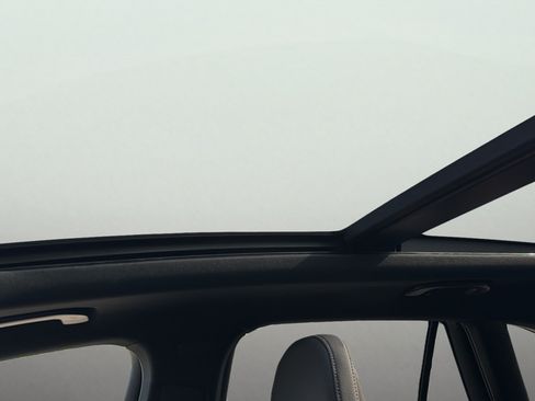 Certified 2026 Mercedes-Benz GLC 300 4MATIC image 18