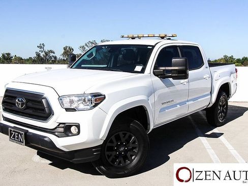 Used 2022 Toyota Tacoma SR5 RWD image 3