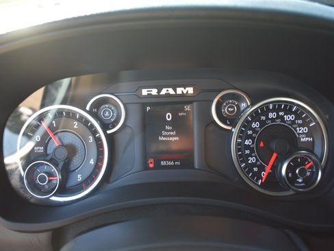 Used 2022 RAM 2500 Big Horn AWD/4WD image 23