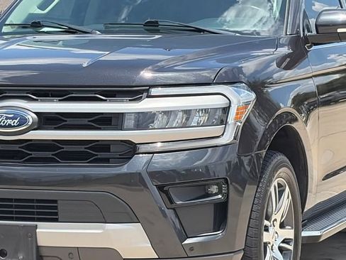 Used 2023 Ford Expedition XLT RWD image 4