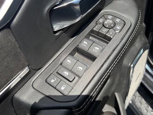 New 2026 RAM 2500 Laramie AWD/4WD image 13