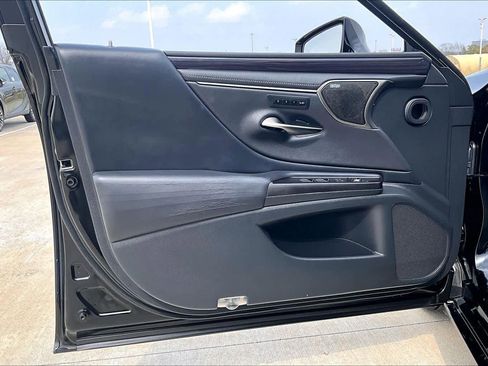 Used 2019 Lexus ES 350 Ultra Luxury w/ Accessory Package 2 image 21