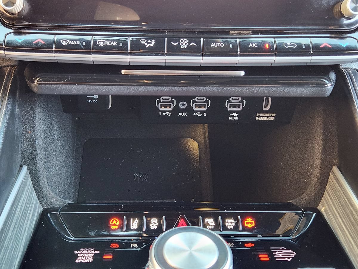 Used 2022 Jeep Wagoneer Series III w/ Premium Group I AWD/4WD image 40