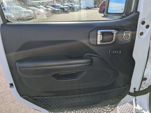 Used 2018 Jeep Wrangler Unlimited Sport S image 12