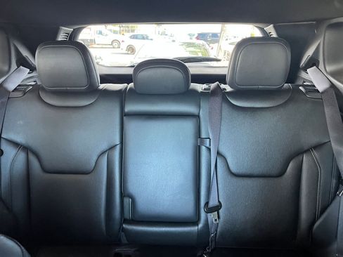 Used 2025 Jeep Compass Limited image 39