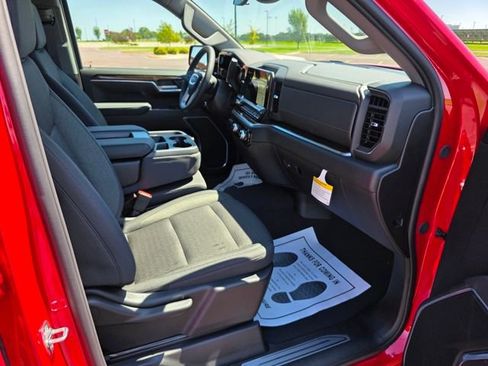 New 2026 GMC Sierra 1500 SLE w/ Preferred Package image 28