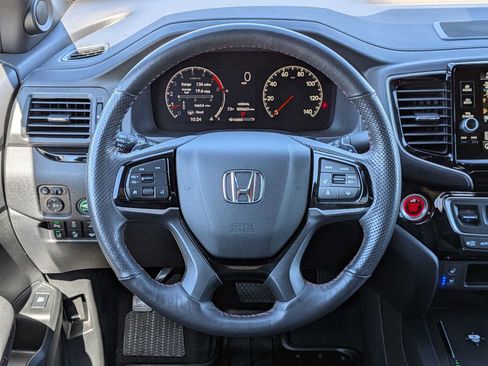 Used 2025 Honda Ridgeline Black Edition image 23
