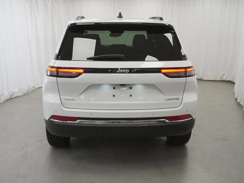 Certified 2024 Jeep Grand Cherokee Limited image 13