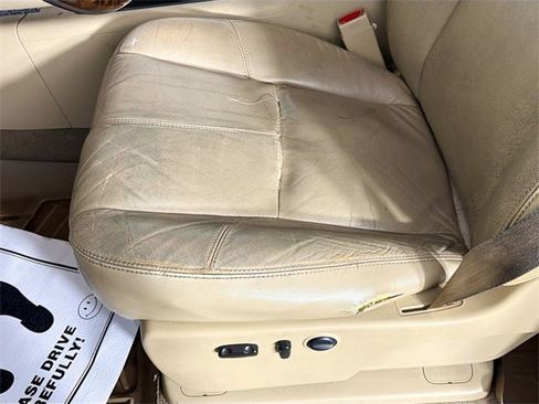 Used 2011 GMC Sierra 2500 SLT w/ SLT Convenience Package image 18