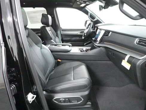 New 2026 Jeep Grand Wagoneer Limited AWD/4WD image 21