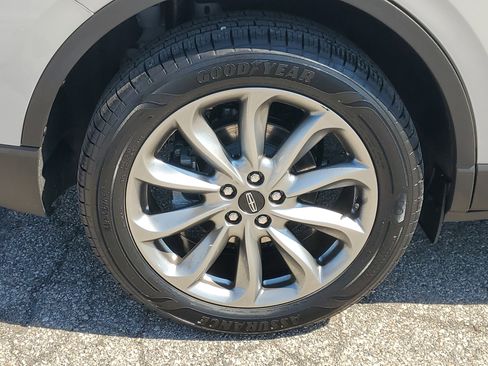 Used 2022 Lincoln Corsair AWD w/ Premium Package image 7