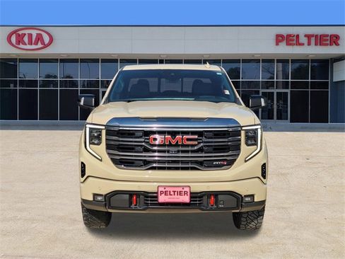 Used 2022 GMC Sierra 1500 AT4 w/ AT4 Premium Package image 2
