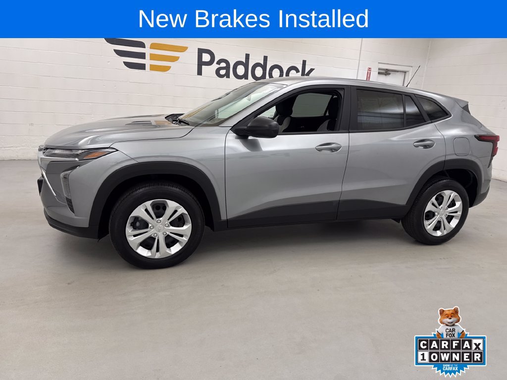 Used 2024 Chevrolet Trax LS FWD image 2