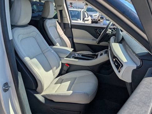 Used 2025 Lincoln Aviator Reserve w/ Illumination Package image 17