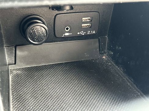 Used 2019 Subaru Outback 2.5i Premium AWD/4WD image 33