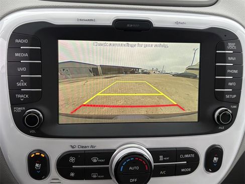 Used 2017 Kia Soul EV + w/ Sun & Fun Package image 19