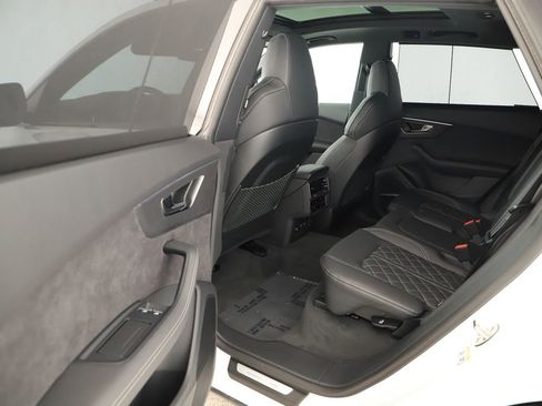 New 2026 Audi SQ8 Premium Plus image 28
