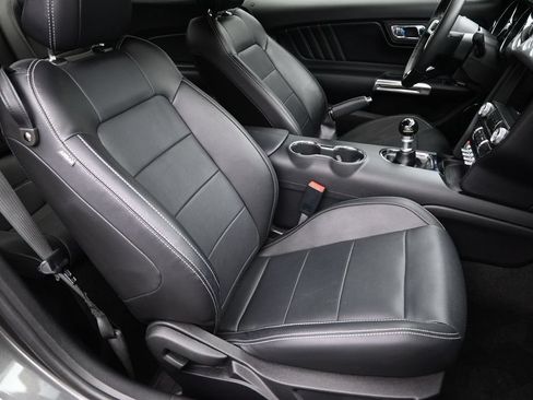Used 2017 Ford Mustang GT Premium w/ GT Performance Package RWD image 26