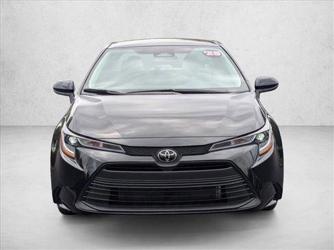 Used 2025 Toyota Corolla LE w/ Convenience Package FWD image 2