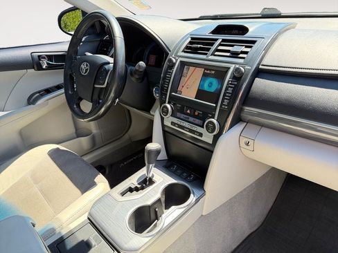 Used 2012 Toyota Camry XLE w/ Leather Pkg FWD image 26