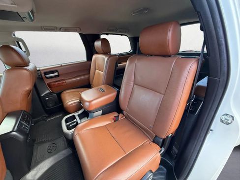 Used 2020 Toyota Sequoia Platinum image 29