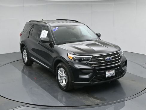 Certified 2023 Ford Explorer XLT RWD image 42